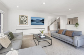 Perfectly Located 4-Bed House in Kensington